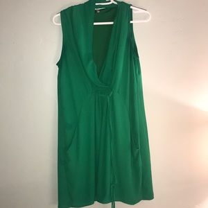 Kelly green sleeveless dress with pockets